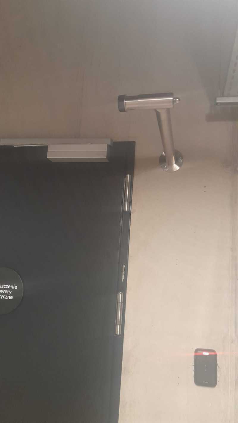 Ścienny odbojnik drzwiowy typu PRESTIGE V - skok amortyzacji 36 mm